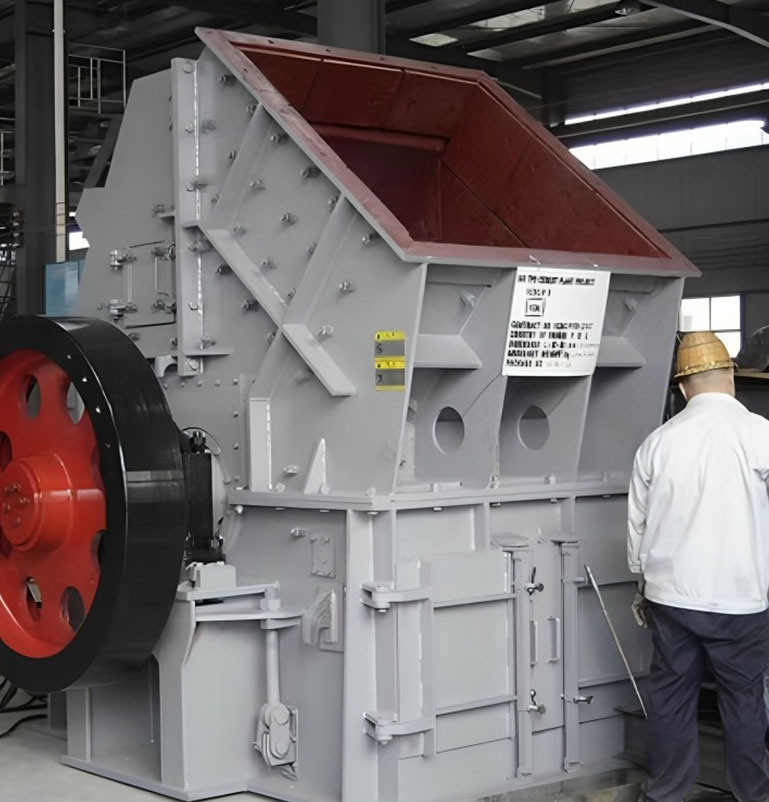 Hammer crusher operating in factory setting – ideal for crushing and grinding applications